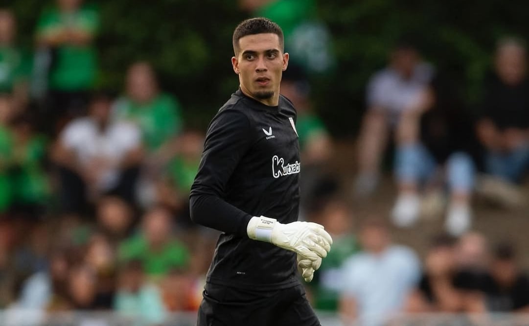 Alex Padilla es expulsado con el Athletic de Bilbao / Foto: Especial