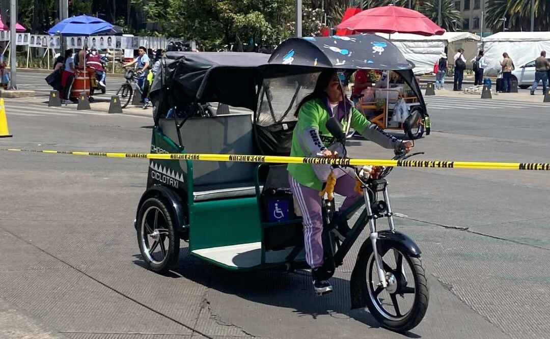 Comerciantes ambulantes y bicitaxis sacan provecho a marchas en la CDMX (15/05/2025). Foto:  Juan Carlos Williams / EL UNIVERSAL