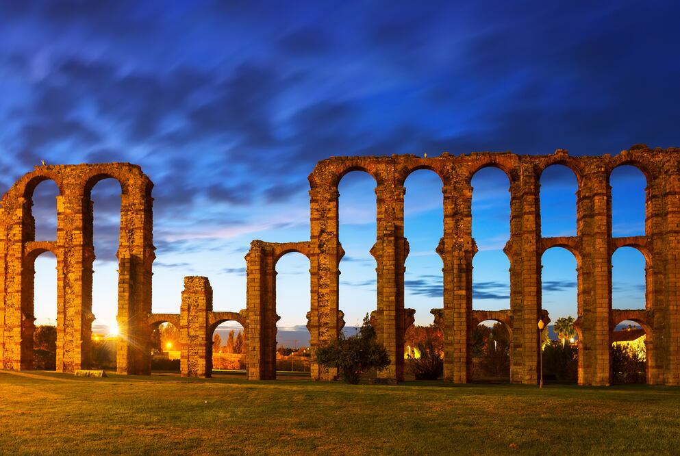 Acueducto de los Milagros, de origen romano, en Mérida. (Foto: iStock)