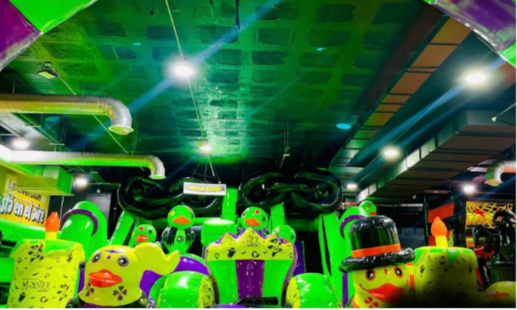 En Monster Quack de Inflalandia podrás disfrutar actividades terroríficamente divertidas en familia. Foto: Facebook Inflalandia Quack México