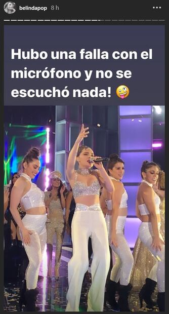 A Belinda le falló el micrófono cuando cantaba tema de Selena 