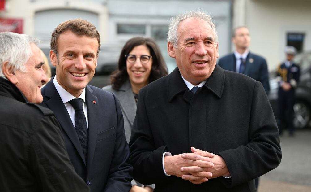 El presidente de Francia, Emmanuel Macron y su exprimer ministro, François Bayrou. Foto: EFE