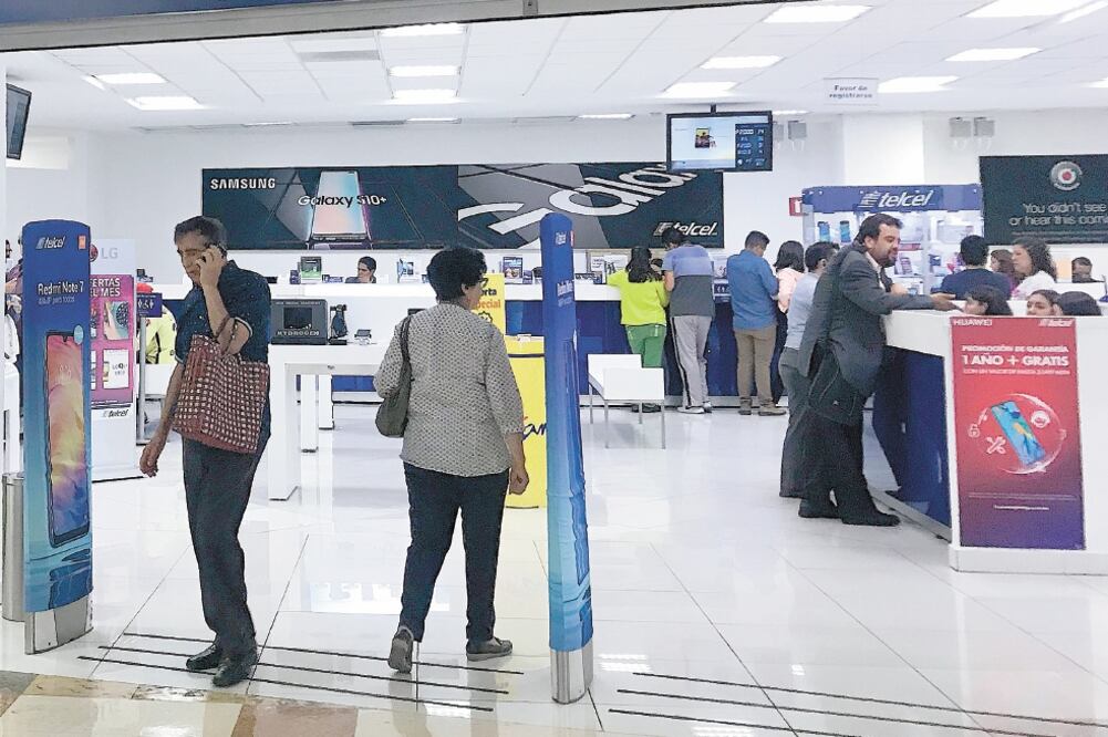 Las empresas telefónicas y el IFT tienen la obligación de informar a los usuarios sobre la nueva marcación a 10 dígitos. Foto: ARCHIVO. EL UNIVERSAL