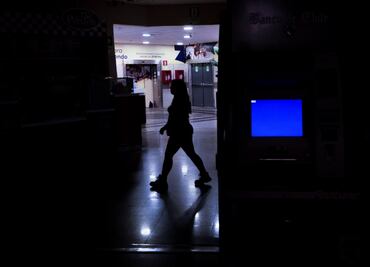 Chile declara estado de excepción y toque de queda en regiones afectadas por un apagón masivo de varias horas