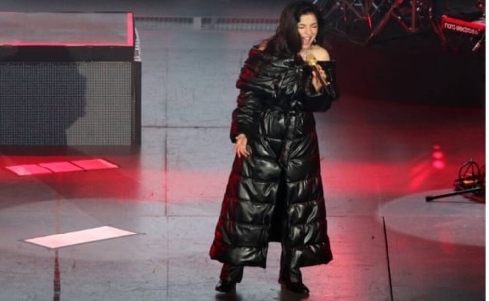 Mon Laferte canta en contra del abuso sexual: "Es algo que no debería haber vivido"