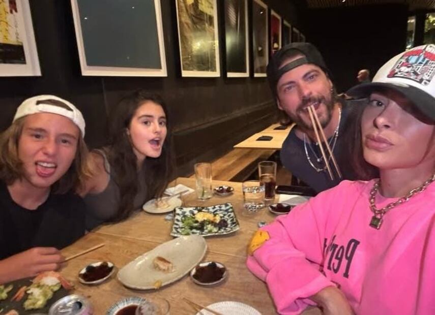 Galilea Montijo disfruta de una noche de sushi junto a su hijo Mateo y su novio, el modelo español Isaac Moreno.
