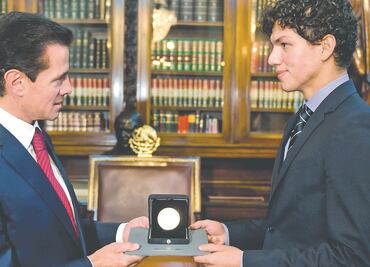 Medalla Bellas Artes reconoce obra del bailarín Isaac Hernández