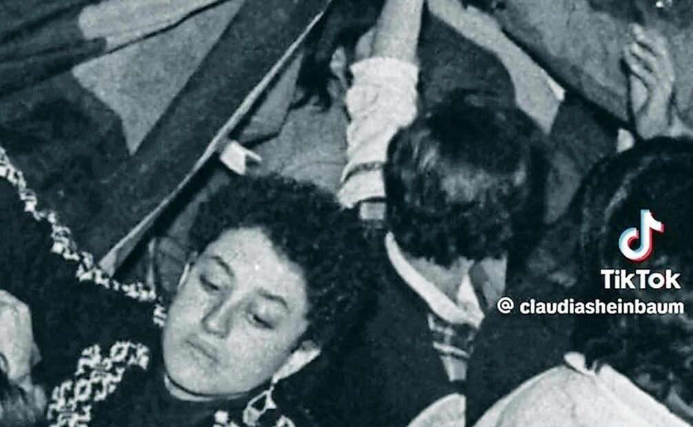 La hoy presidenta de México, Claudia Sheinbaum, en 1986 en su etapa estudiantil. Las imágenes las subió a su cuenta de TikTok en 2023. Foto: Original Youtube