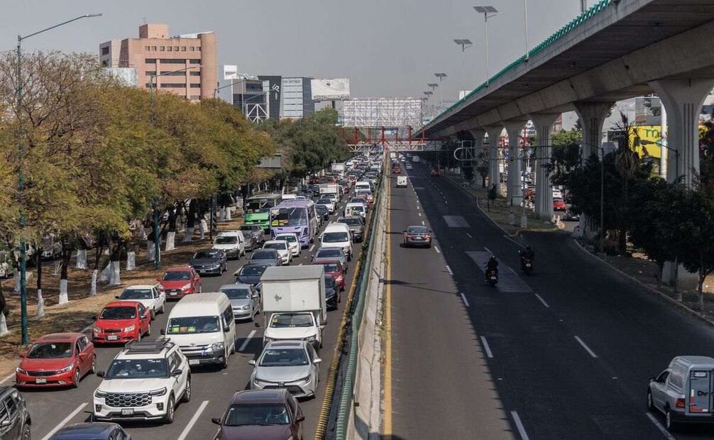 Decenas de conductores se quedaron atrapados en el tráfico (23/01/2025). Foto:  Yaretzy Osnaya / EL UNIVERSAL