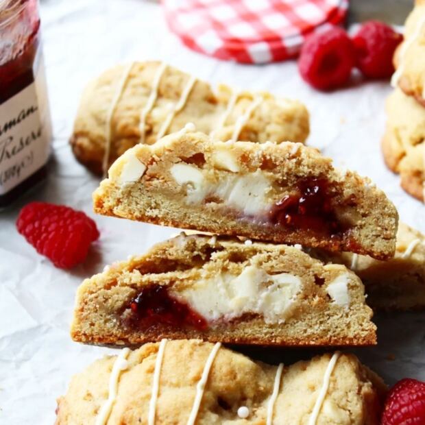 Galletas rellenas de cheesecake, la receta para el mejor postre 