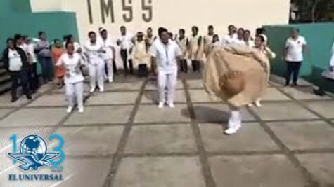 Empleados del IMSS bailan “despacito” para promover la lactancia materna