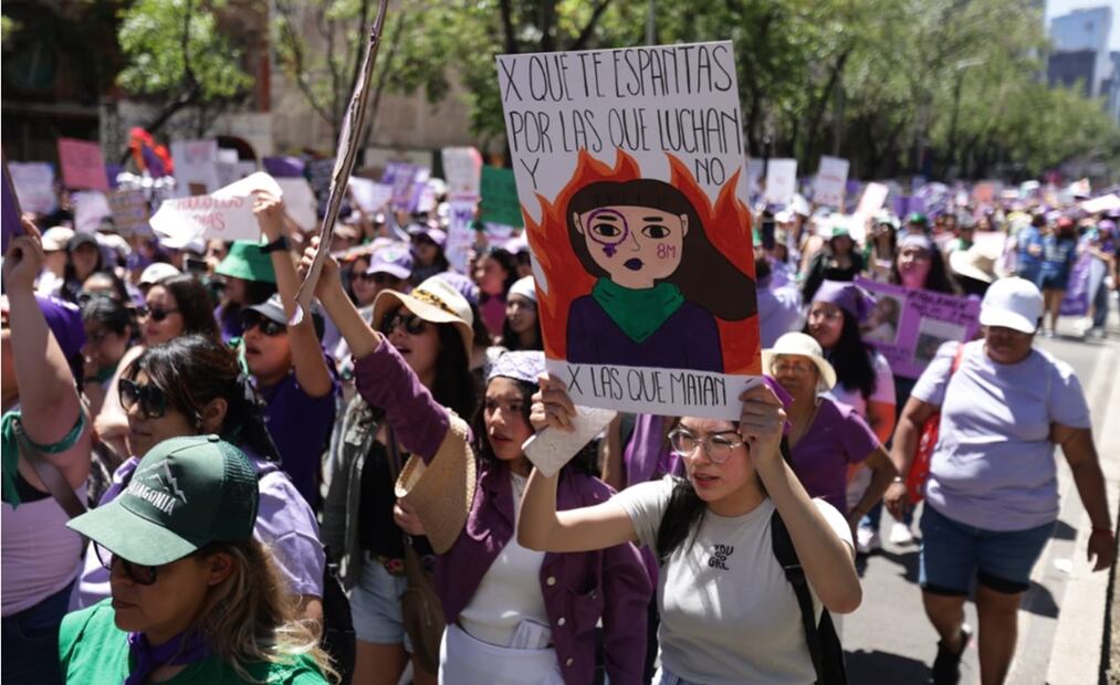 Mujeres marchan en la Ciudad de México en el marco del Día Internacional de la Mujer. Foto: Fernanda Rojas/ EL UNIVERSAL