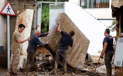 En España las lluvias retrasan trabajos de limpieza; casi la mitad de fallecidos en Valencia tenían al menos 70 años