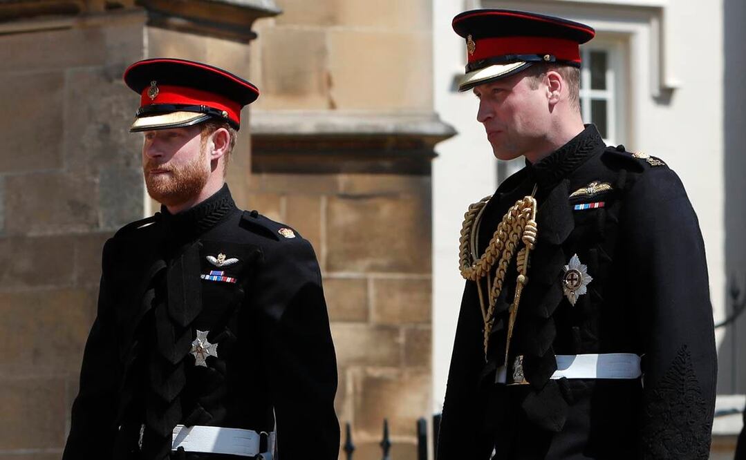 Los príncipes Enrique (izquierda) y Guillermo (derecha). Foto: AP