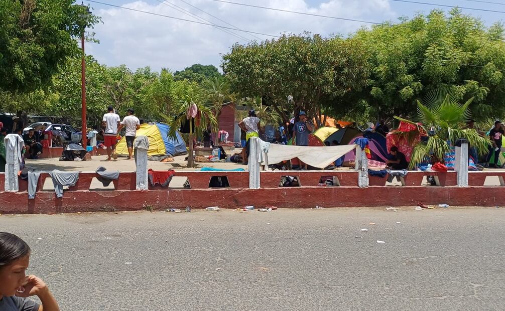 “Algunos de los que viajaban en la caravana los han regresado hasta cuatro veces. A unos los han tratado con respeto, otros a empujones", dijo uno de los migrantes. Foto: Especial