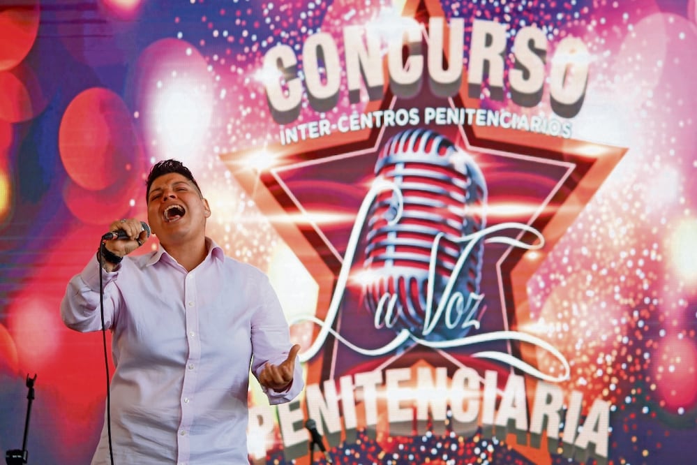 Solistas y grupos emocionaron con sus interpretaciones al público asistente, incluidos a los custodios. Foto: de Luis Camacho. El Universal