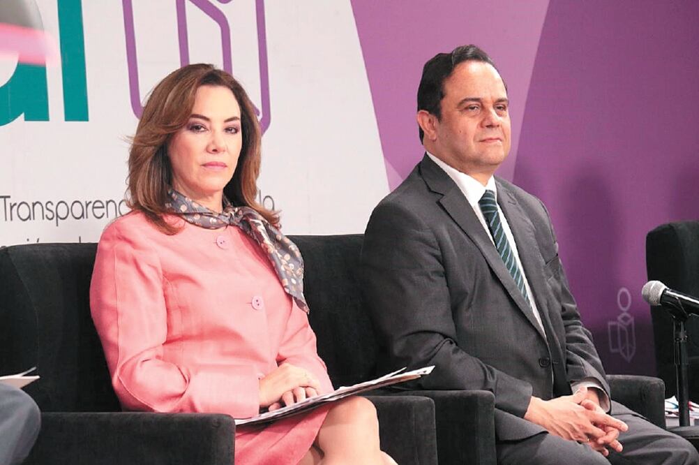 Los comisionados del Inai Blanca Lilia Ibarra y Francisco Javier Acuña hablaron del trabajo que realizan con los Poderes de la Unión. Foto/CORTESÍA
