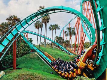 ¡Qué nervio! Las 5 montañas rusas más extremas del mundo 