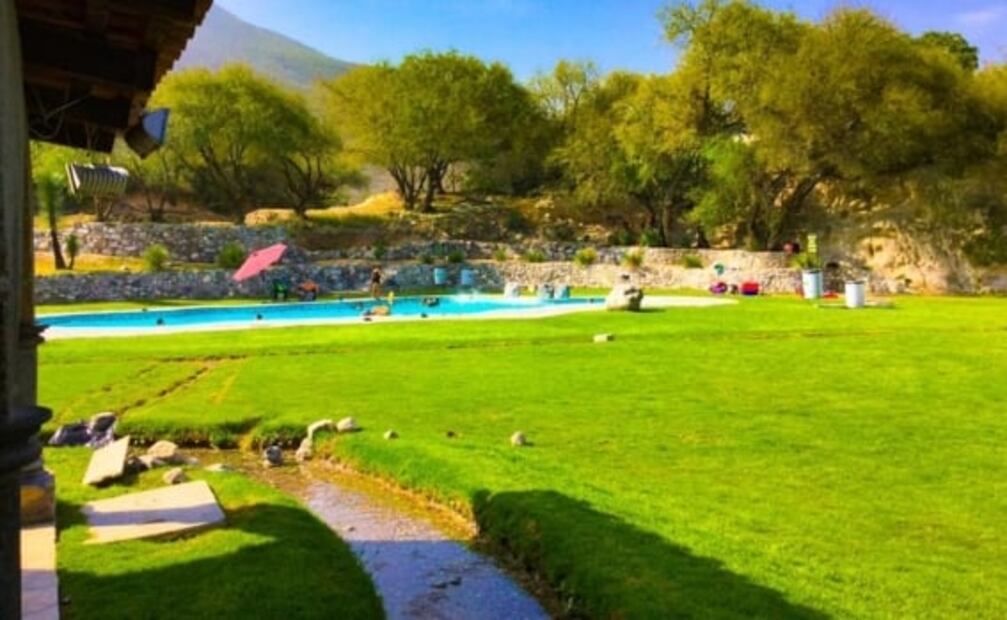 Las Cuevitas, un balneario con aguas termales y cavernas