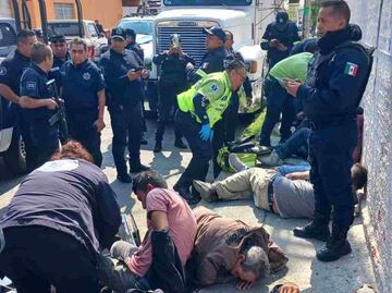 Linchan a 10 presuntos delincuentes por robar un inmueble en Santa Clara Coatitla, Ecatepec