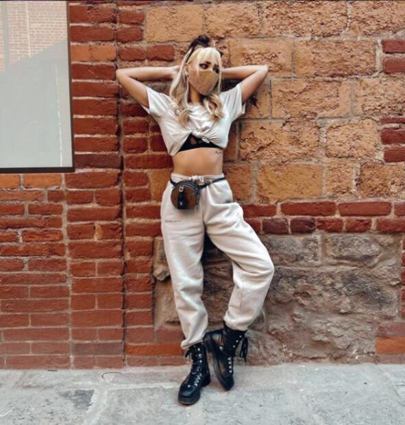 Tips para usar los joggers a la cintura con todo el estilo de Danna Paola
