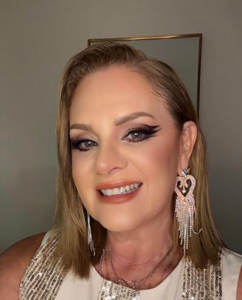 Erika Buenfil lleva el delineado ideal para mujeres de 50 o más