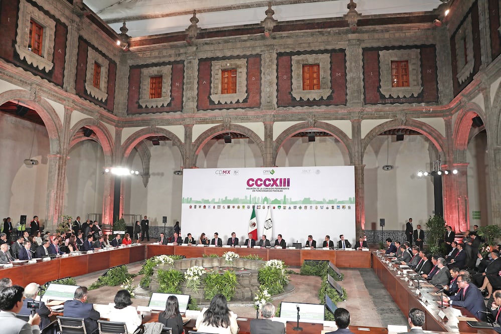 Ayer se efectuó la inauguración de la reunión de la Comisión Permanente de Funcionarios Fiscales, con la participación del secretario de Hacienda José Antonio Meade y el jefe de Gobierno de la CDMX, Miguel Ángel Mancera (ALEJANDRA LEYVA. EL UNIVERSAL)