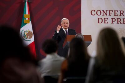 “La Monedita”, de La Santa Cecilia, la octava rola de AMLO para que los jóvenes no escuchen corridos tumbados