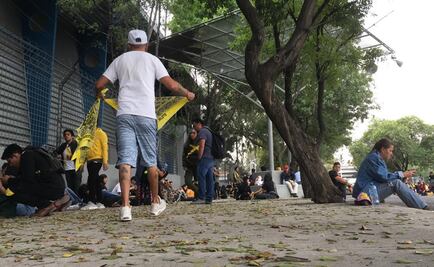 Fans hacen fila desde la mañana para concierto de 21 Pilots 