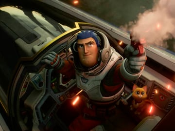 La escena gay en "Lightyear" no es la única polémica de Disney: estos son otros momentos sensibles en sus cintas
