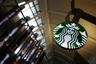 Cafeterías  como Starbucks deben advertir sobre cancerígenos en su café en California 