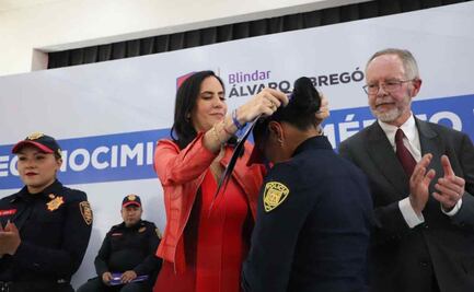 Lía limón entrega reconocimientos al Mérito Policial 2023