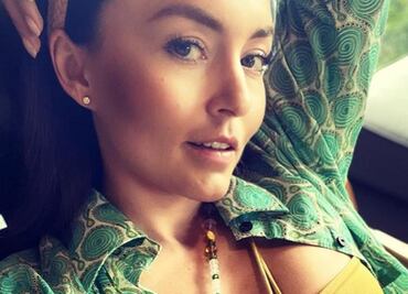 Angelique Boyer modela su nueva colección de bikinis y Sebastián Rulli reacciona