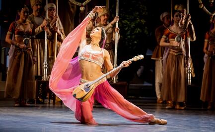 La bailarina Elisa Carrillo presenta el festival Danzatlán digital