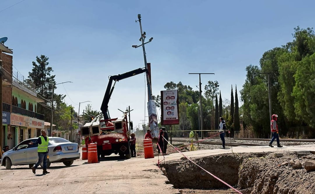 Las obras de ampliación de la zona de vías del Tren México-Querétaro a la altura del pueblo de San Mateo Ixtacalco han causado problemas viales, acusan habitantes. Foto: Arturo Contreras / EL UNIVERSAL