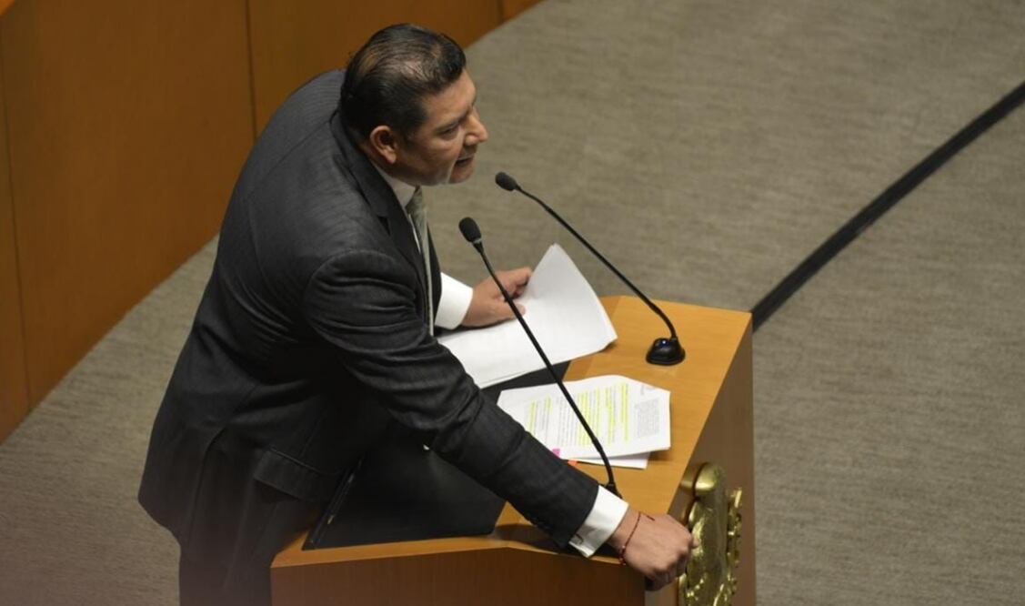 El senador por Morena, Alejandro Armenta, salió en defensa a las críticas de su correligionario y diputado federal, Cayetano García. Foto: Diego Simón