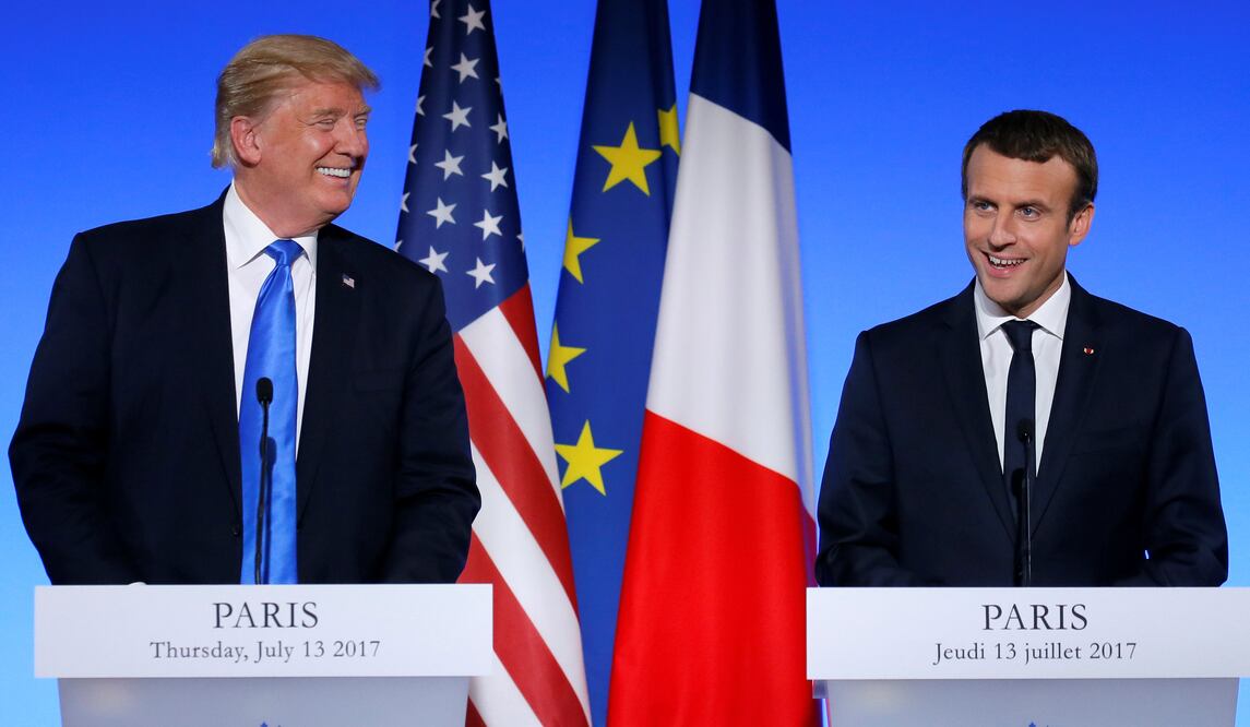El presidente de EU, Donald Trump, junto al mandatario francés, Emmanuel Macron (Foto: Reuters)