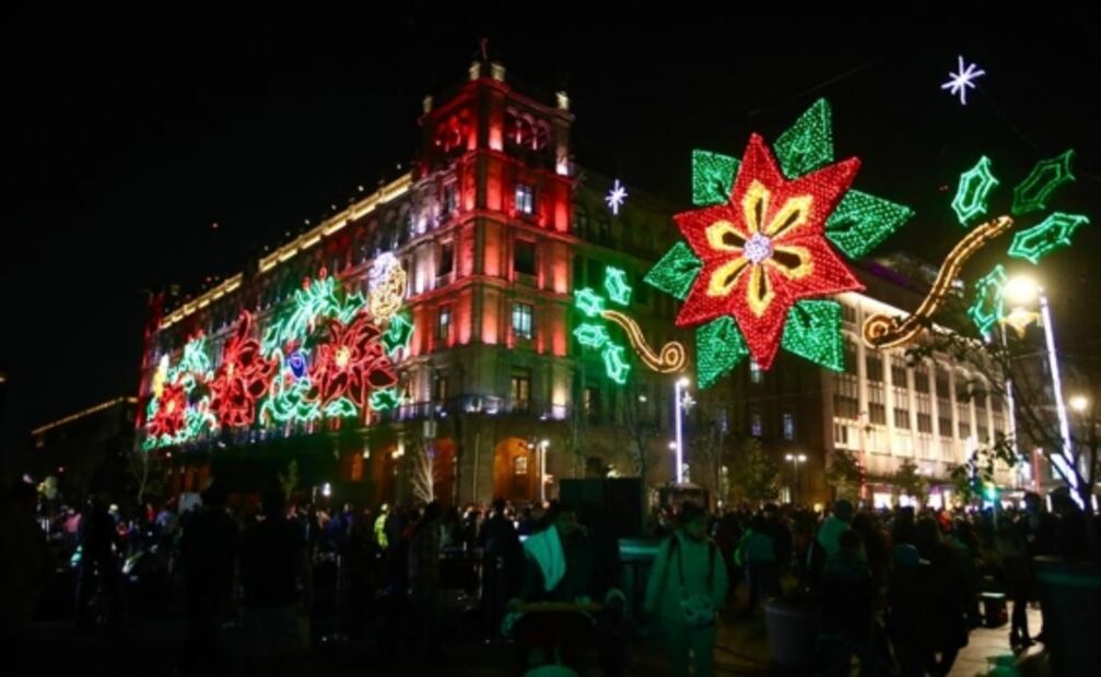 Sheinbaum enciende el alumbrado navideño en el Zócalo capitalino 