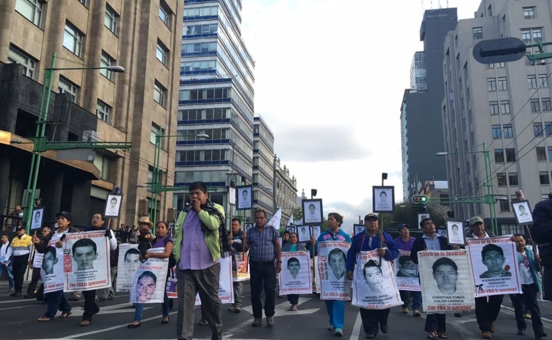 La marcha partió del Hemiciclo a Juárez hacia el antimonumento. (Foto: Dennis A. García/El Universal)
