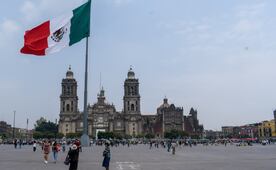 Cientos de personas disfrutan del Zócalo capitalino libre; “me gusta que esté tranquilo y que esté despejado", dicen
