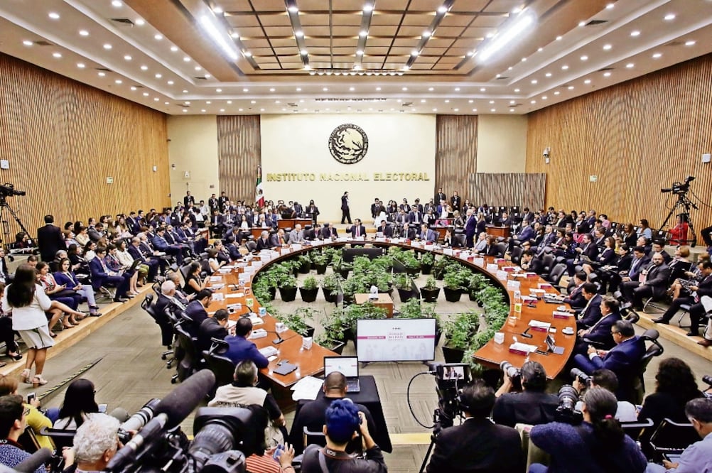 Los cómputos finales del INE confirmaron que la coalición Morena-PES-PT tendrá mayoría simple en las dos cámaras del Congreso de la Unión. Foto: ARCHIVO EL UNIVERSAL