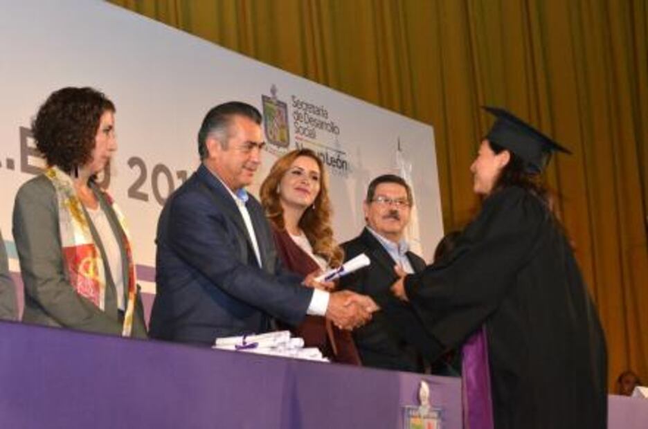 Si quieren demostraré hasta el alimento de mi caballo, dice "El Bronco" al INE