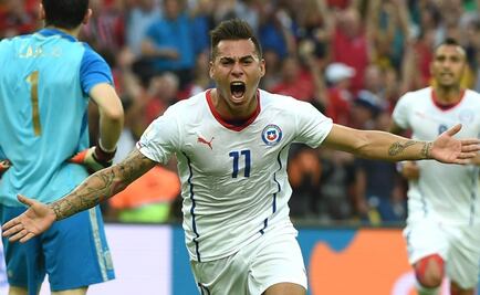 Tigres anuncia el fichaje del chileno Eduardo Vargas