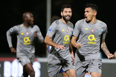 Con mexicanos, Porto gana en la Copa de la Liga