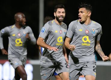 Con mexicanos, Porto gana en la Copa de la Liga