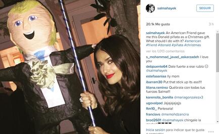 Salma Hayek pregunta qué hacer con una piñata de Donald Trump
