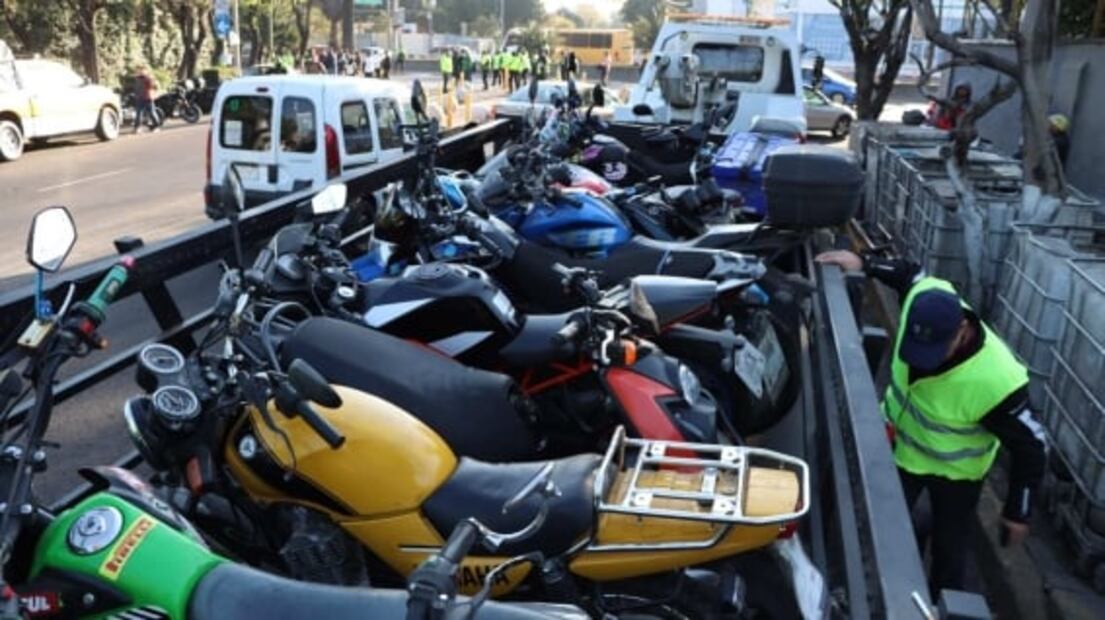 En primer día de operativo infraccionan a 85 motociclistas: Semovi