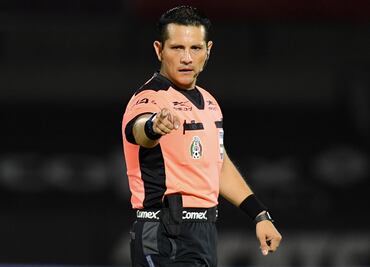 Árbitro designado al Clásico Regio da positivo por Covid-19