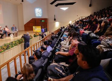 Presentan en la FUL ediciones conmemorativas de EL UNIVERSAL
