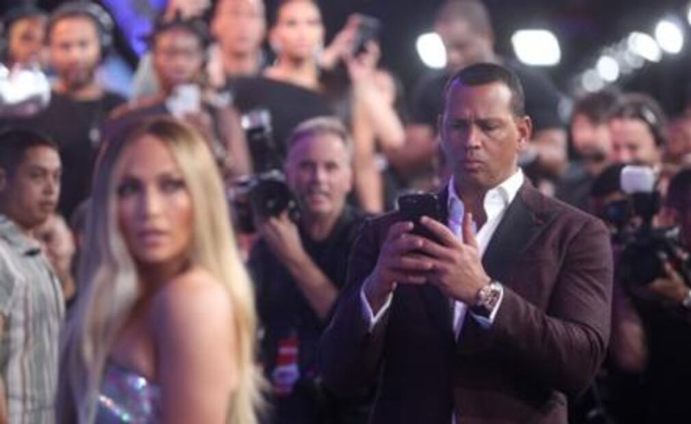 Jennifer Lopez impacta en los VMAs 2018